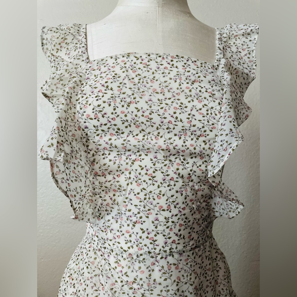 Beautiful dress in  multiple sizes